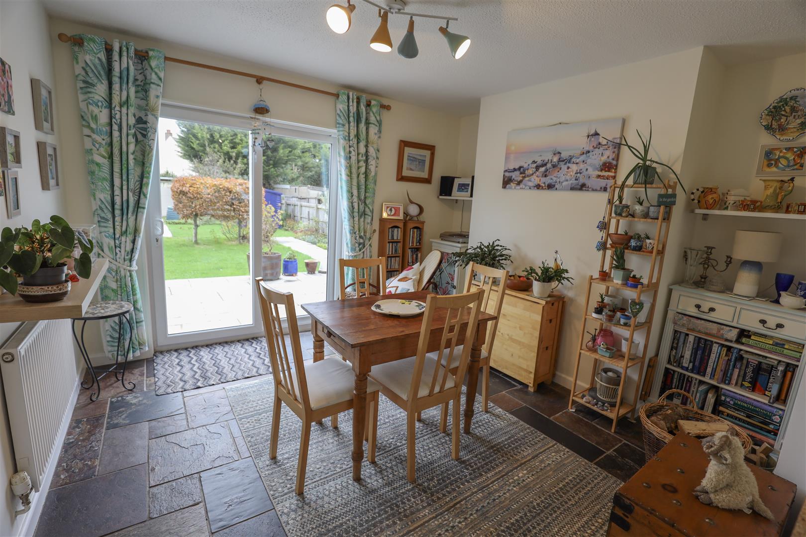 10 Ewenny Road, Wick, Nr Cowbridge, Vale of Glamorgan, CF71 7QA